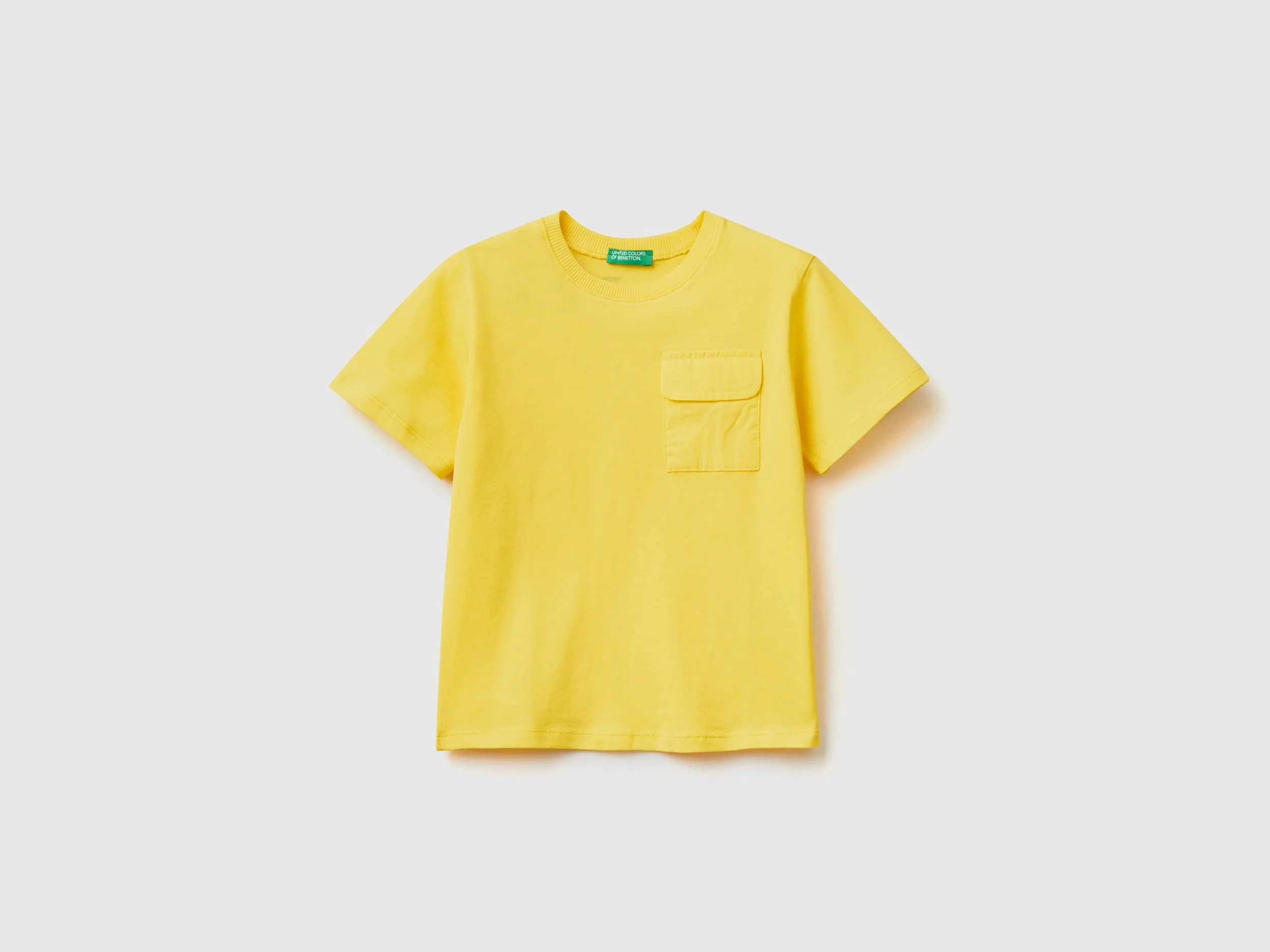 100% cotton t-shirt with pocket