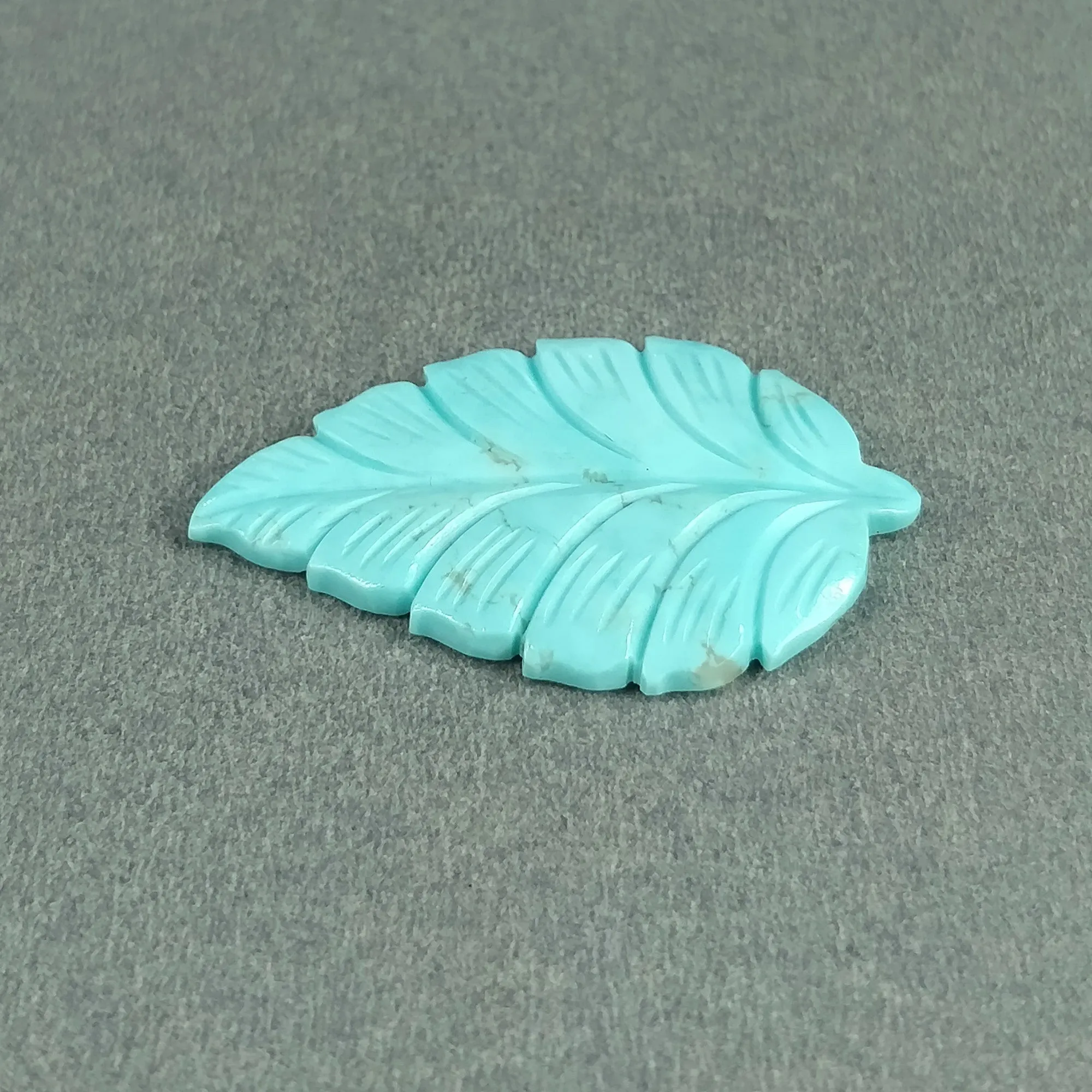 Kingman Arizona TURQUOISE Gemstone Carving December Birthstone : 12.00cts Natural Turquoise Hand Carved Indian LEAF 35*22mm 1pc