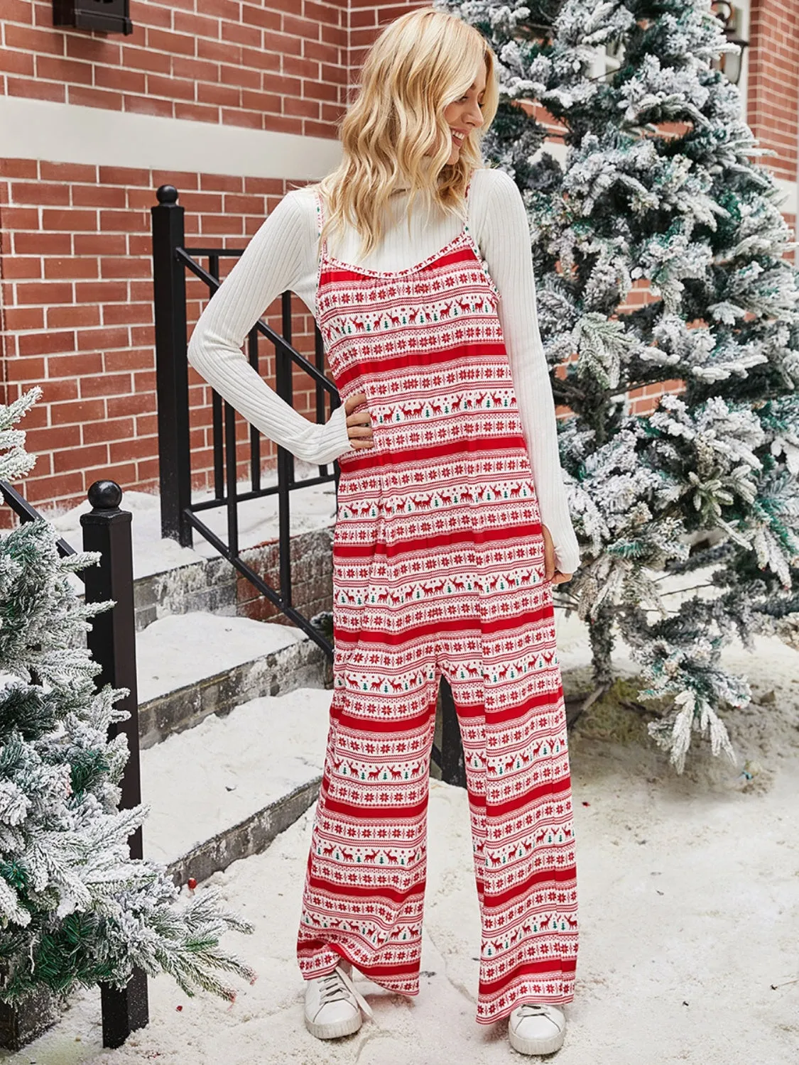 Weihnachtlicher Jumpsuit mit weitem Bein und Farbkontrasten